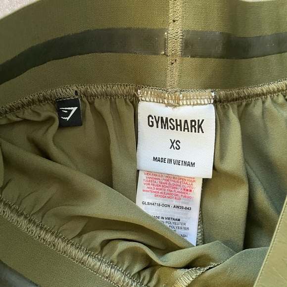 ❌SOLD❌ Gymshark Training Loose Fit Shorts-Green - Picture 3 of 3